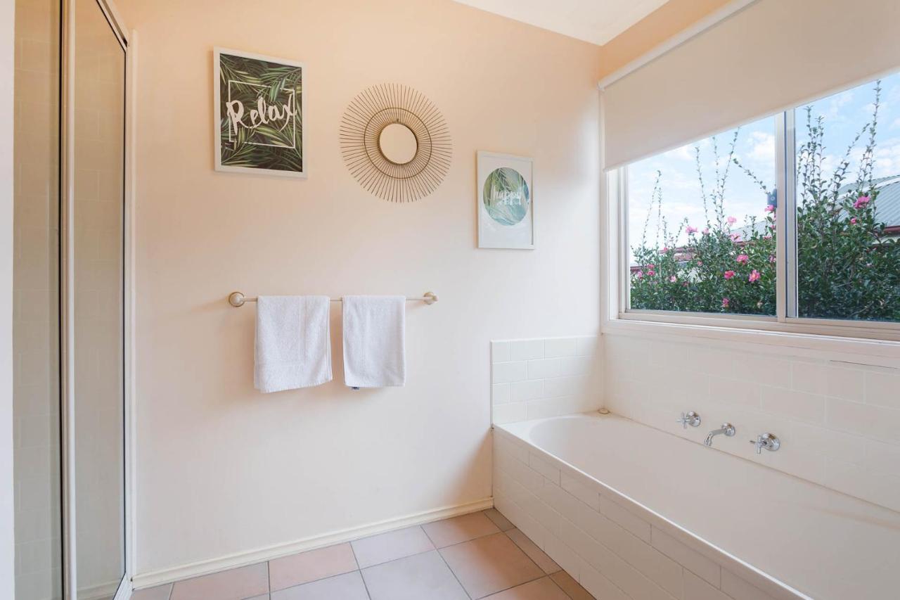 Pelican Lake Holiday House Merimbula Exterior photo